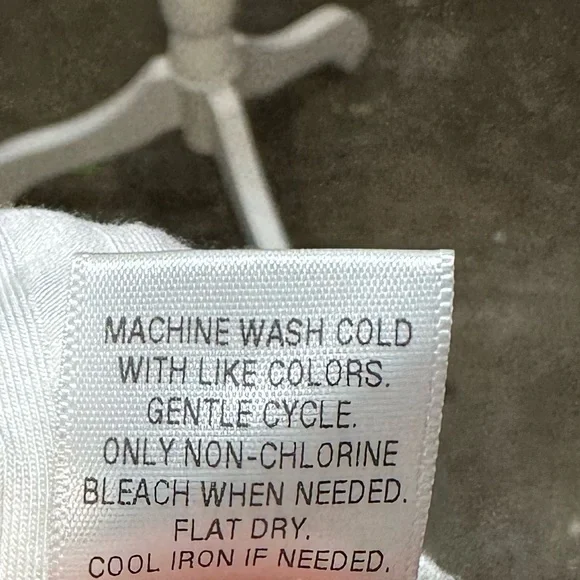 NWT Candies White and Pink Floral Blouse Size XXL - Picture 8 of 8